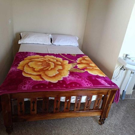 Oyo 8206 K J Residency Hotel Mysore Buitenkant foto