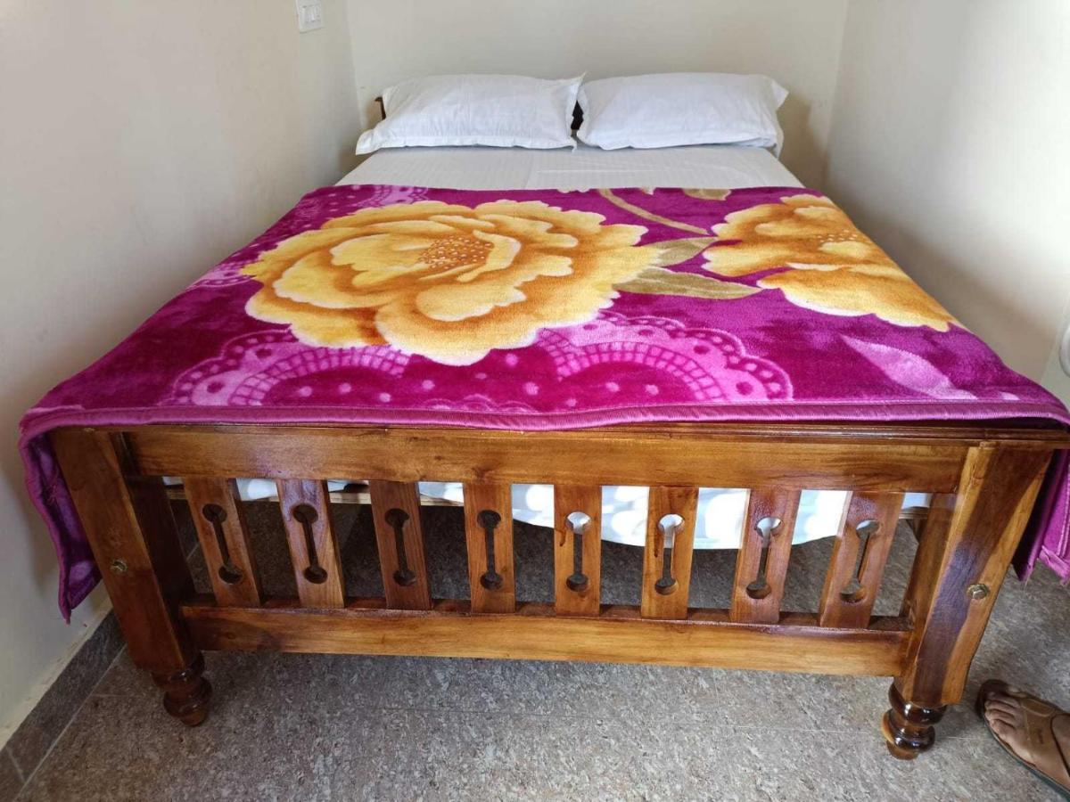 Oyo 8206 K J Residency Hotel Mysore Buitenkant foto