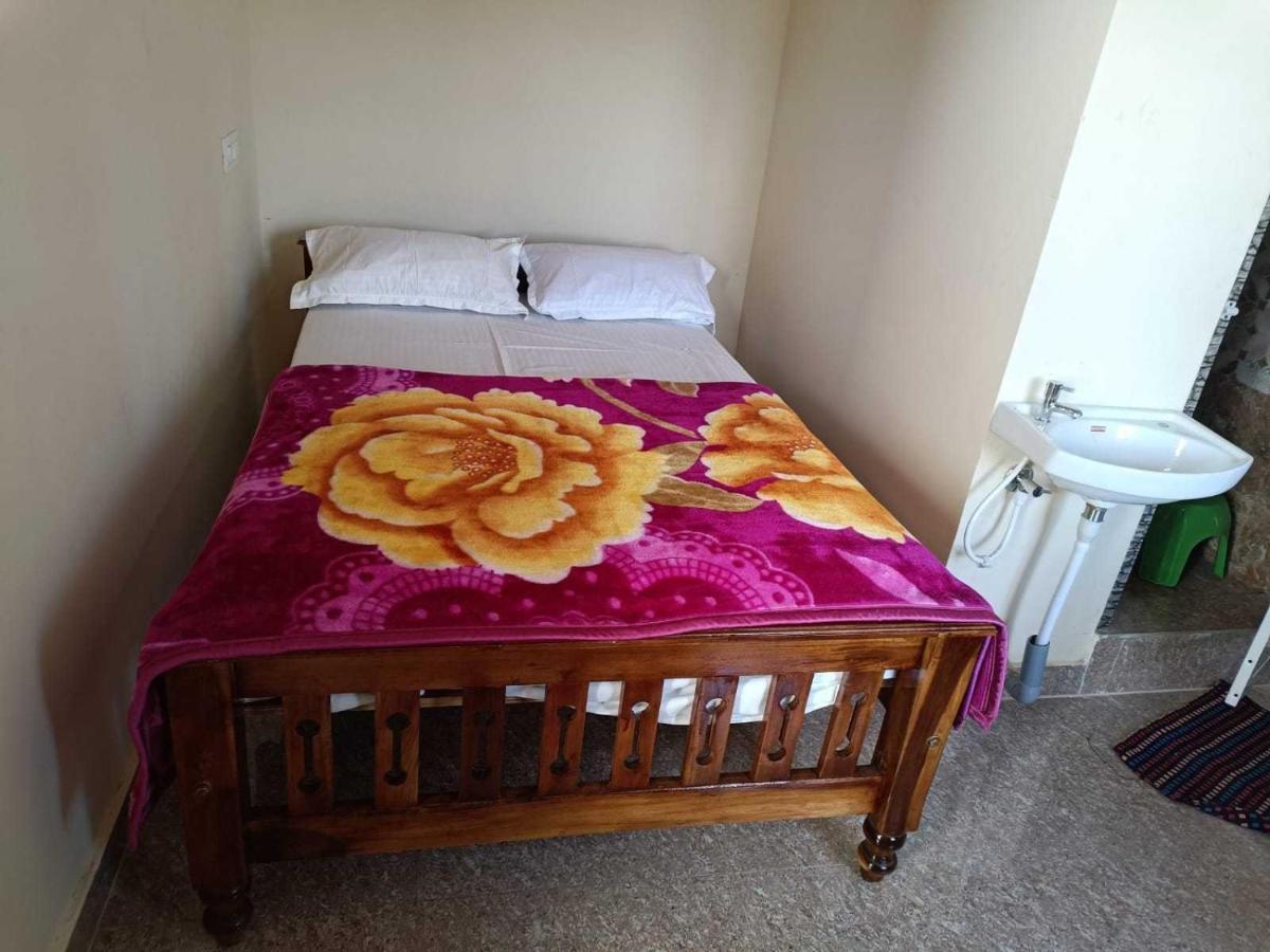 Oyo 8206 K J Residency Hotel Mysore Buitenkant foto